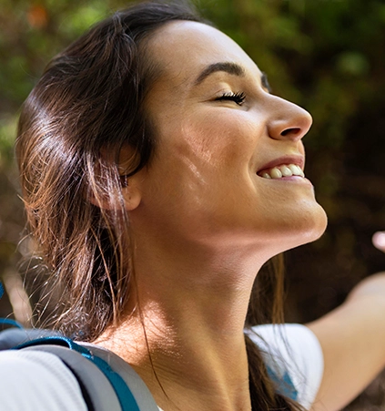 Paciente satisfeita na Esthetical Odontologia